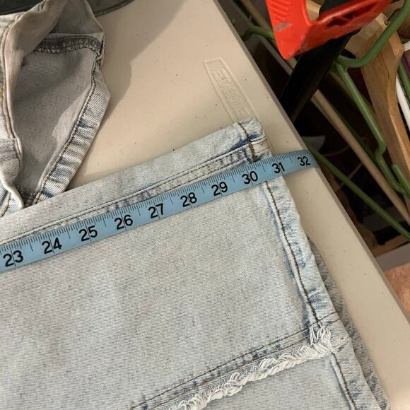 Boohoo Light Wash Denim Vertical Raw Hem Flared High Rise Jeans Size 14 - Picture 11 of 13